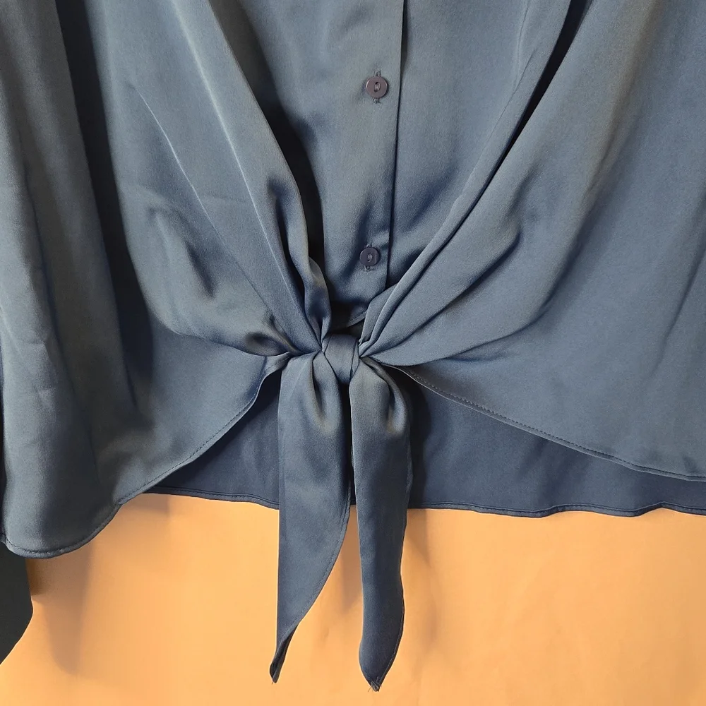 Women's Blouse - Picture 6 of 7